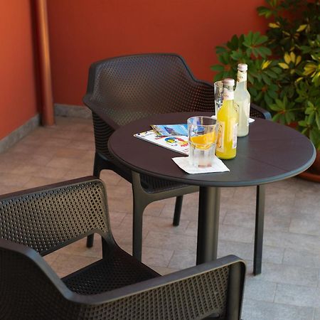 Hotel Donna Rosa SantʼAlessio Siculo エクステリア 写真