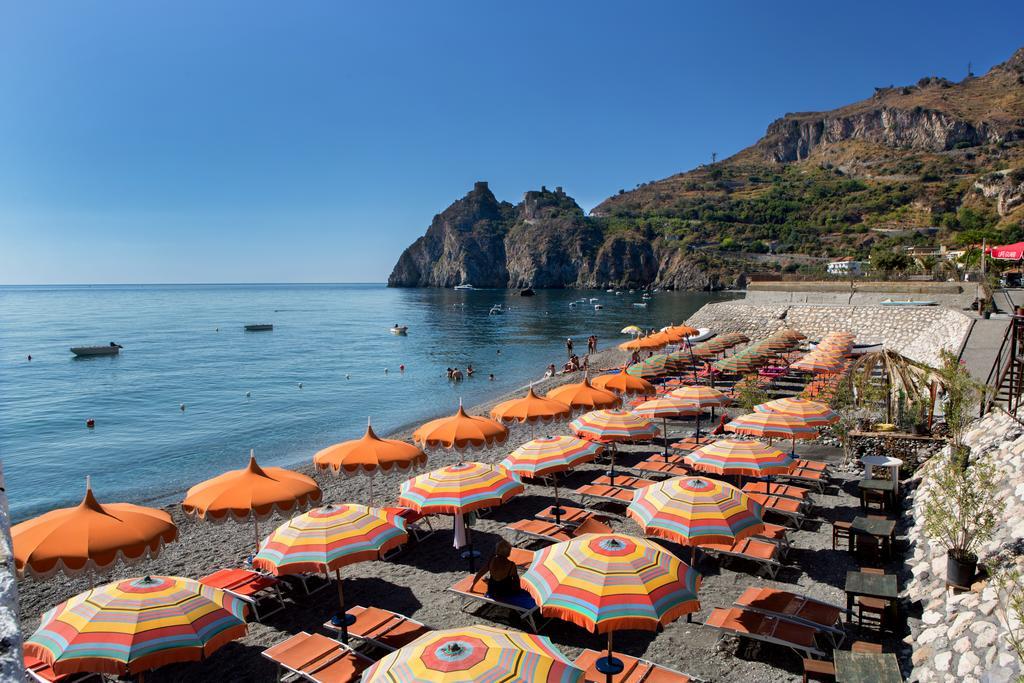 Hotel Donna Rosa SantʼAlessio Siculo エクステリア 写真