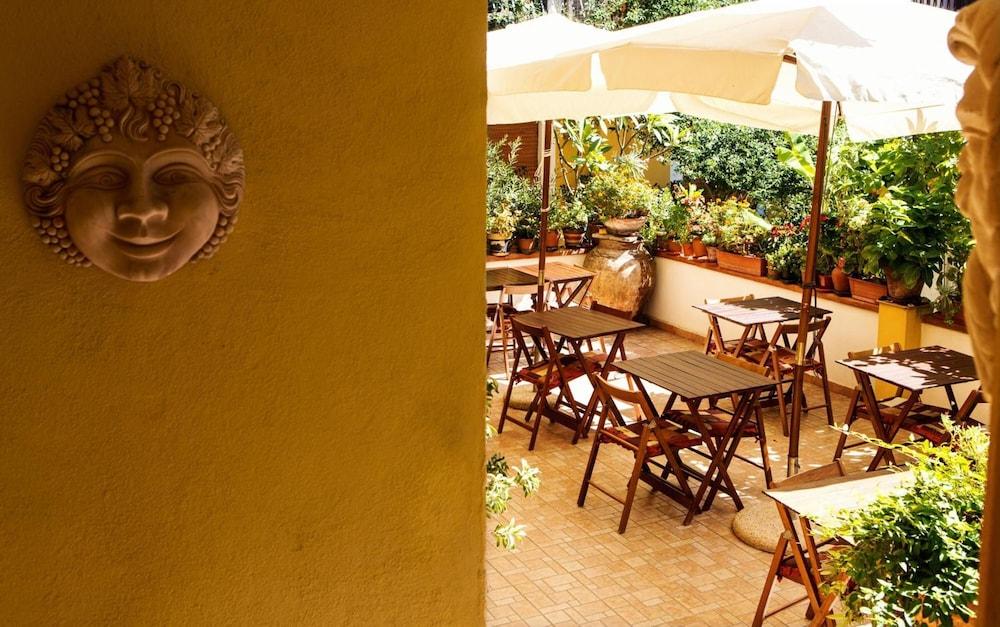 Hotel Donna Rosa SantʼAlessio Siculo エクステリア 写真