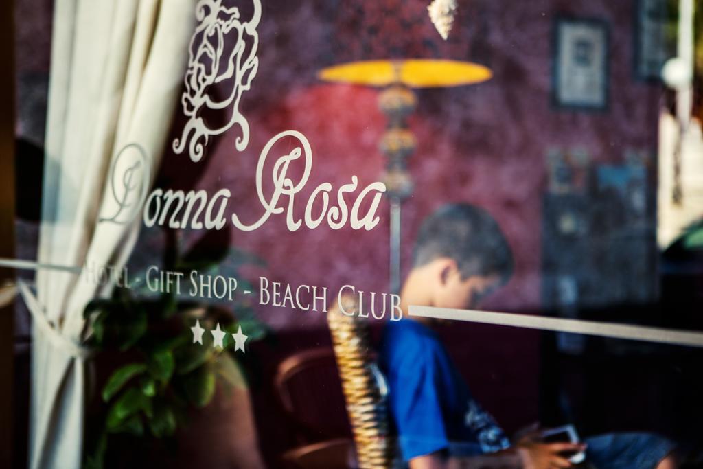 Hotel Donna Rosa SantʼAlessio Siculo エクステリア 写真