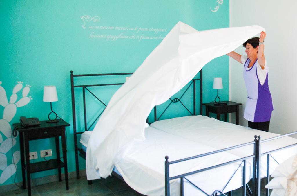 Hotel Donna Rosa SantʼAlessio Siculo エクステリア 写真