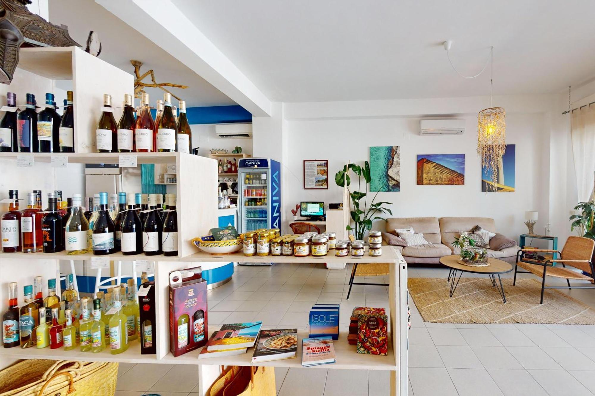 Hotel Donna Rosa SantʼAlessio Siculo エクステリア 写真