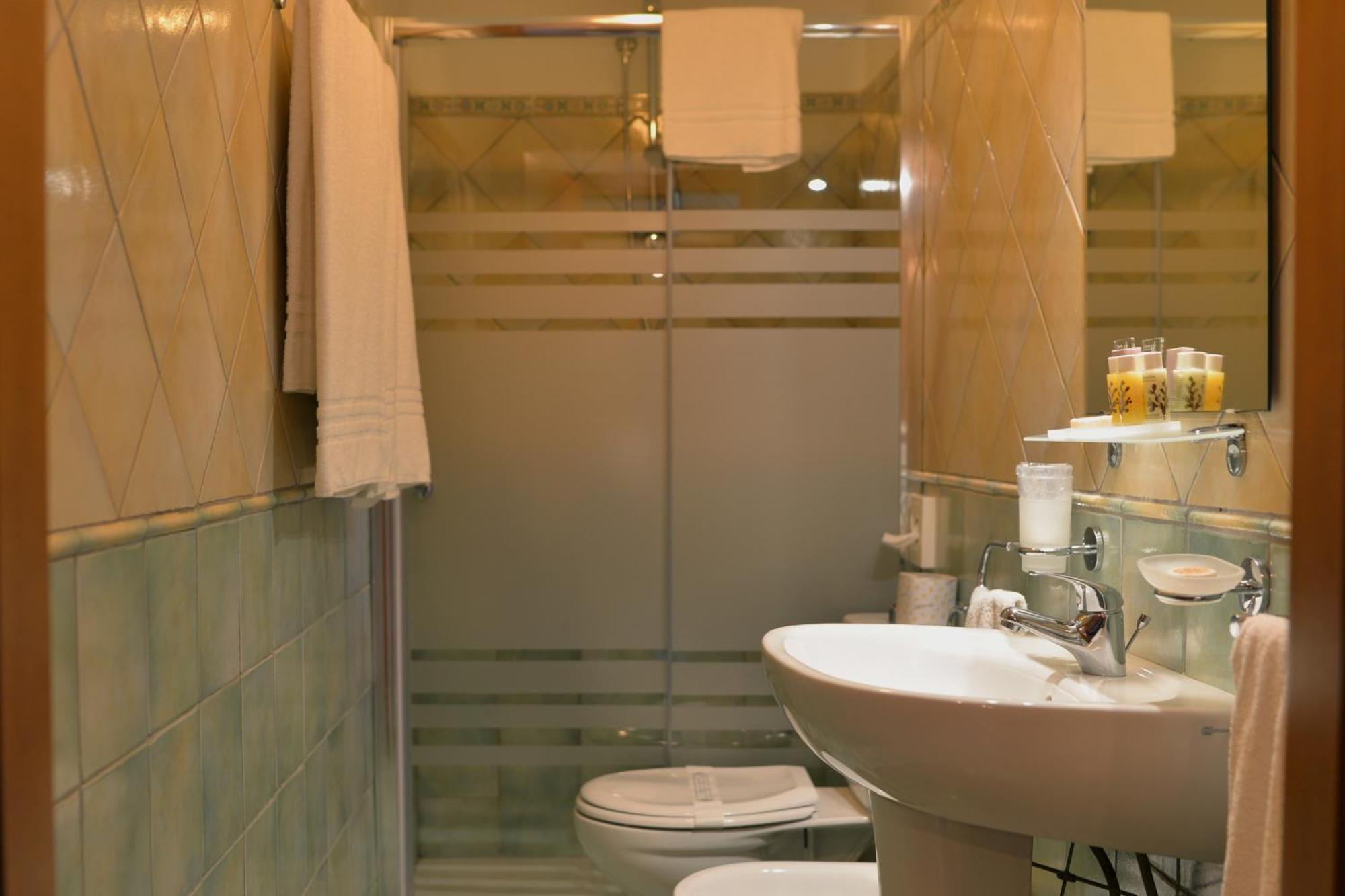 Hotel Donna Rosa SantʼAlessio Siculo エクステリア 写真