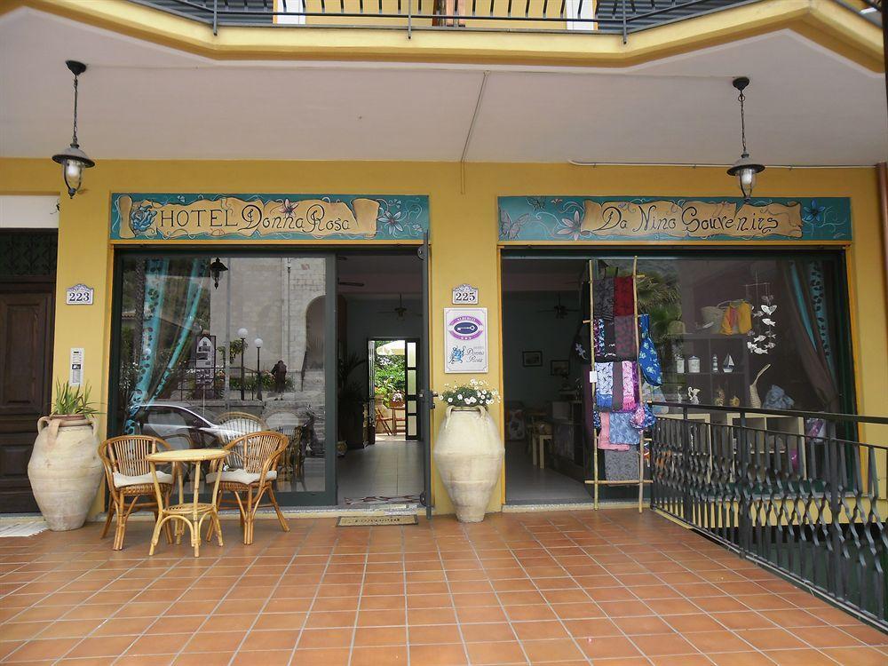 Hotel Donna Rosa SantʼAlessio Siculo エクステリア 写真
