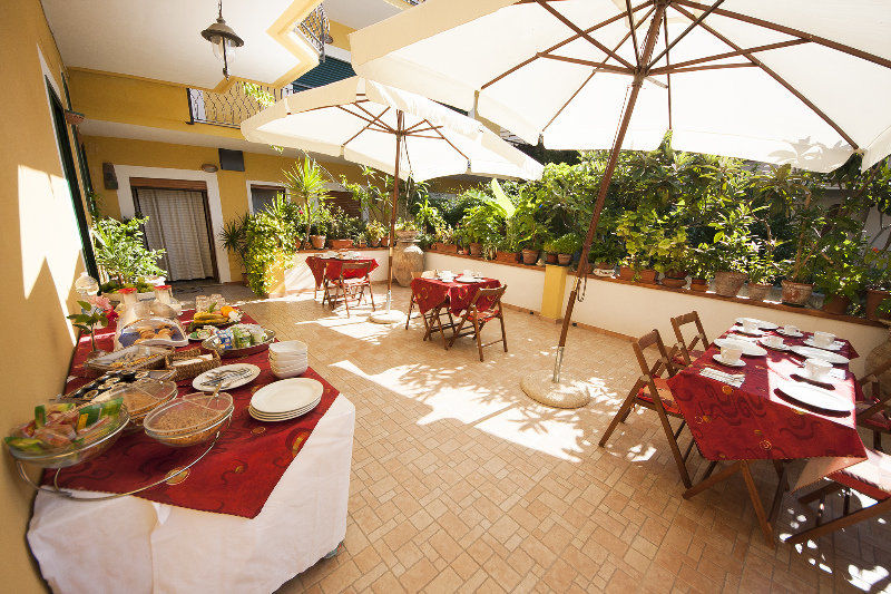 Hotel Donna Rosa SantʼAlessio Siculo エクステリア 写真