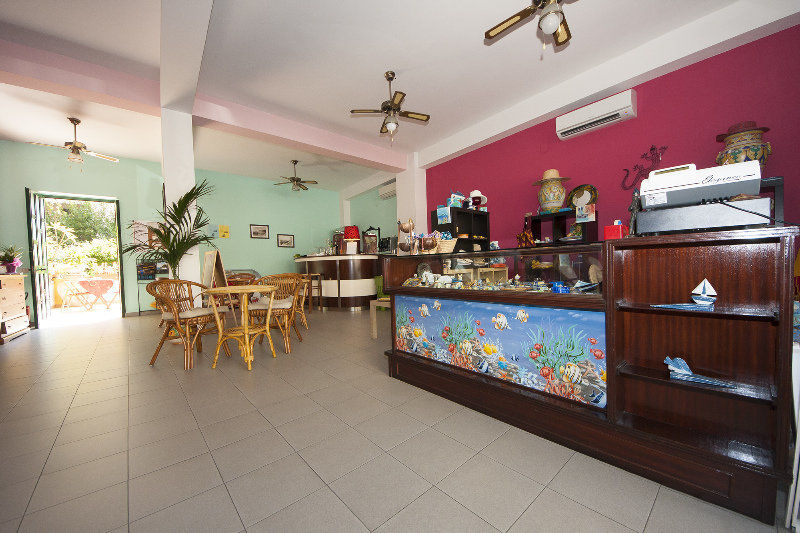 Hotel Donna Rosa SantʼAlessio Siculo エクステリア 写真
